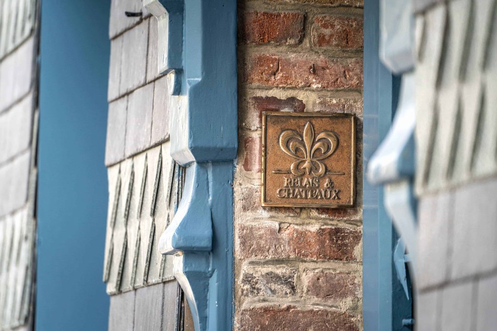 plaque relais & châteaux - balade à cheval honfleur