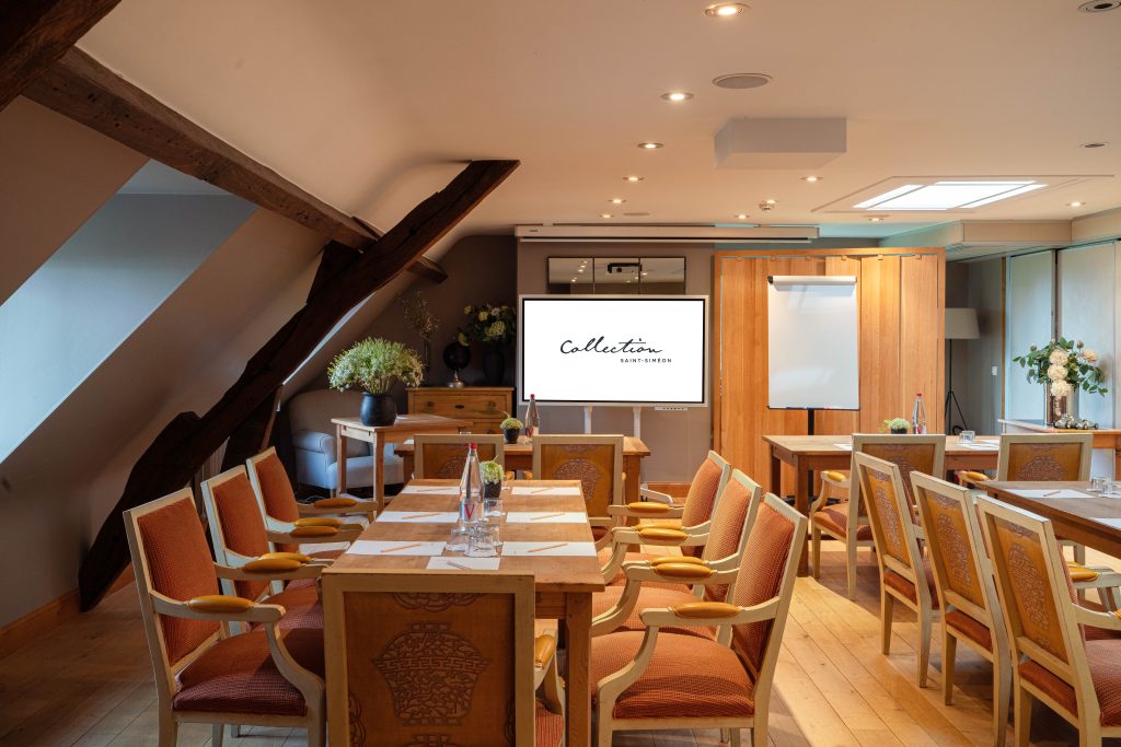 vergaderzaal met videoprojector - hotel 5 etoiles honfleur